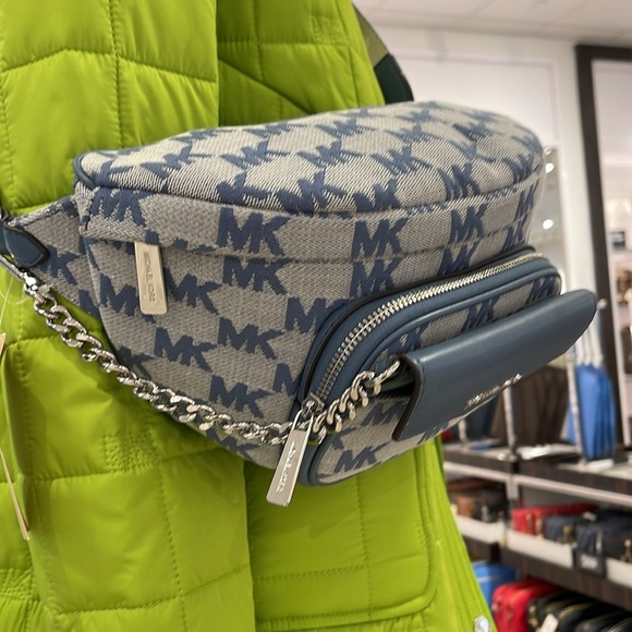 MICHAEL KORS
Maisie Large Logo 2-in-1 Sling Waist Fanny Pack Crossbody 
Denim - Picture 5 of 16